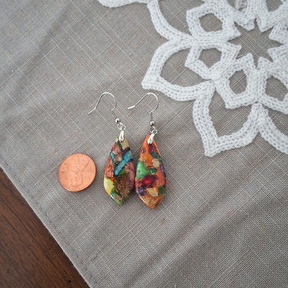 💥SALE💥NEW Multi-Color Stone Dangle Earrings - Picture 4 of 6